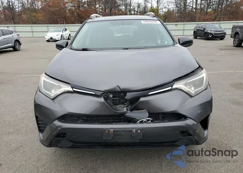 2016 Toyota Rav4 Le z USA, uszkodzony, nr VIN 2T3BFREVXGW526853